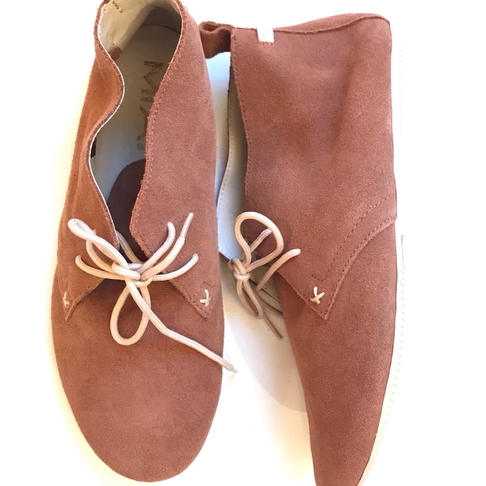 MIA FLAT BOOTS